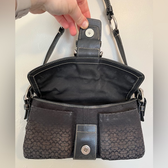 Coach Vtg Soho Flap Y2K Signature C Canvas Shoulder Bag Buckle - Picture 9 of 17